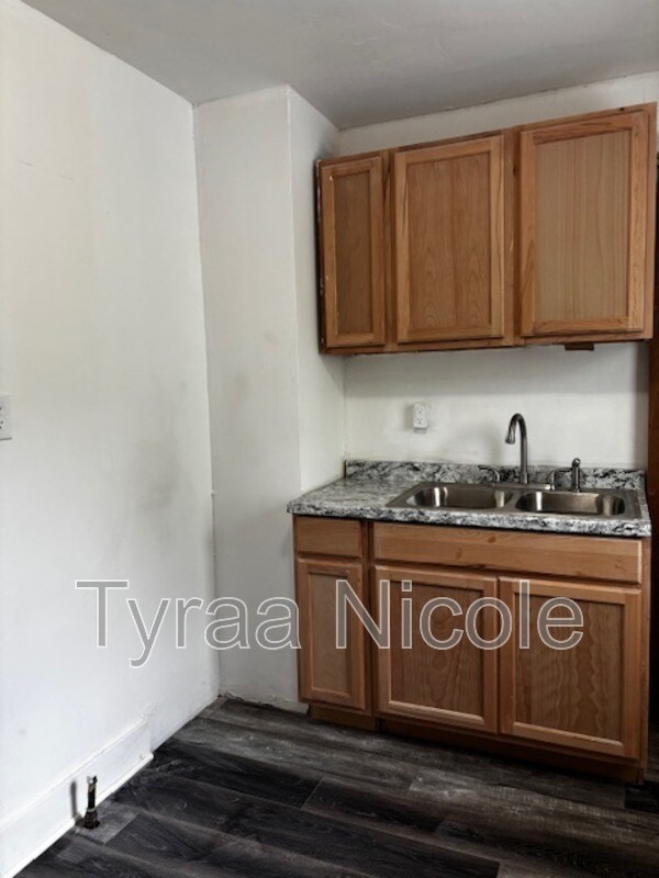 Building Photo - 14284 Cruse St