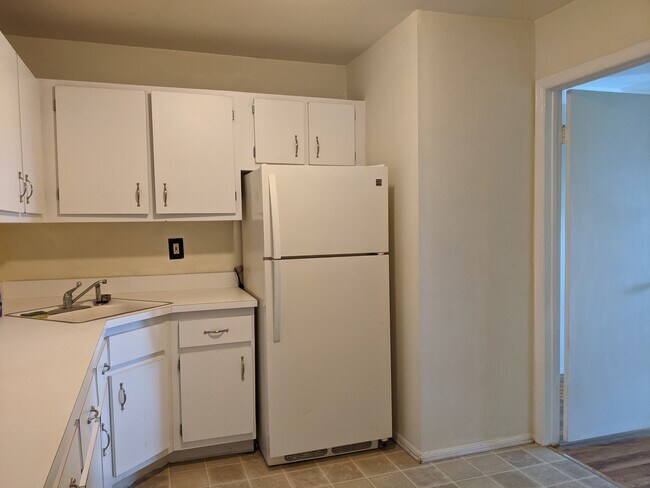 Cocina - 336 College Dr