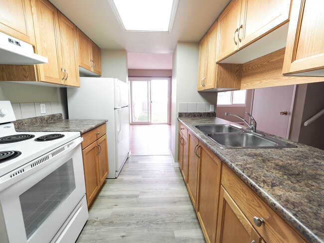 Building Photo - Shannon Green