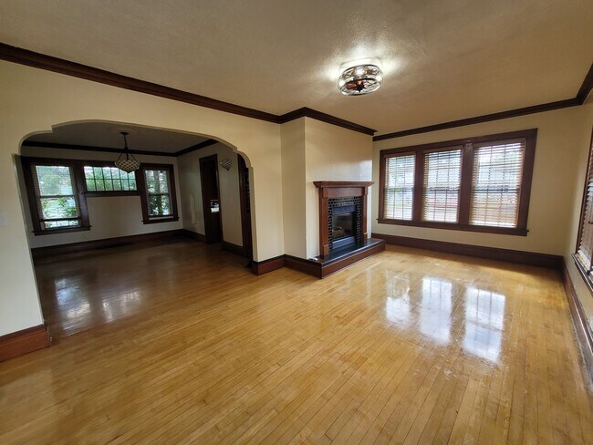 Foto del edificio - 429 W Cedar St