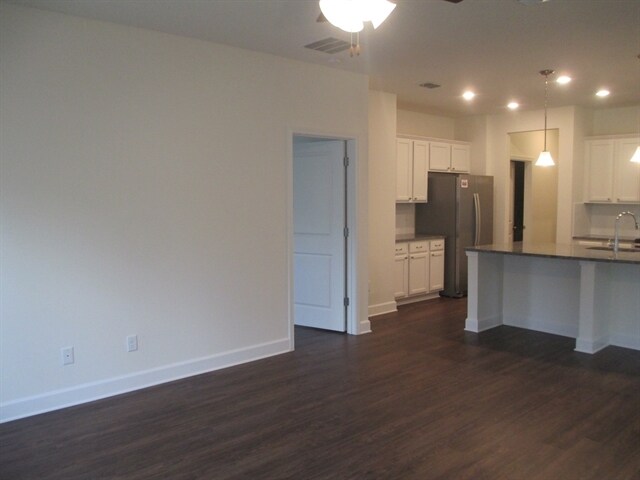 Building Photo - 814 Rocking Chair Ln