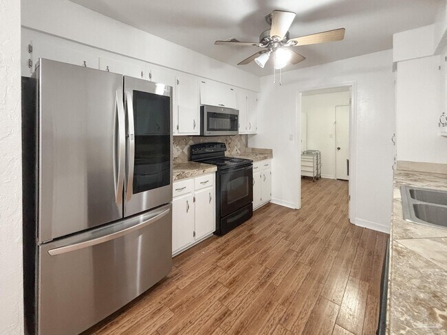 Foto del edificio - 10860 Berryhill Rd