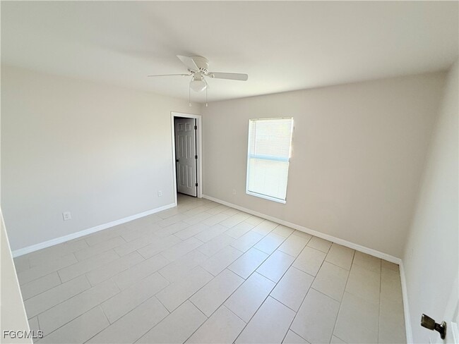 Foto del edificio - 1405 Nelson Rd N