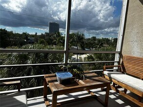 Building Photo - 2821 N Miami Beach Blvd