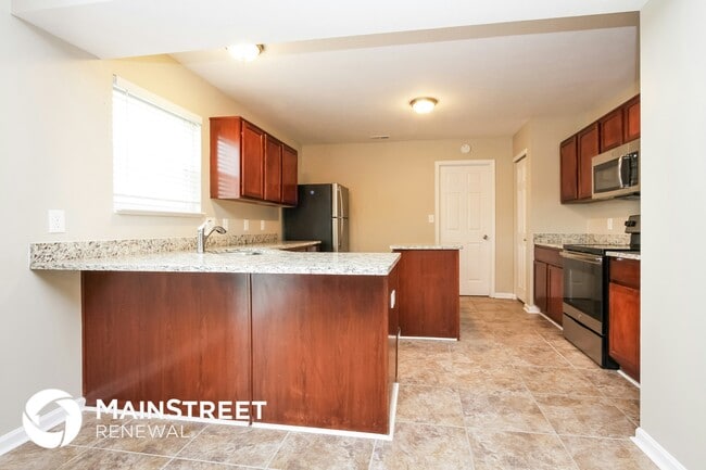 Building Photo - 2261 Rosswood Blvd