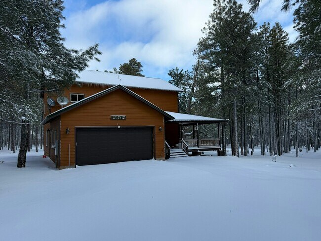 Building Photo - 921 Rainbow Mine Rd