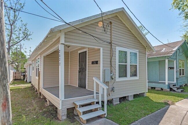 Foto del edificio - 2528 Campbell St