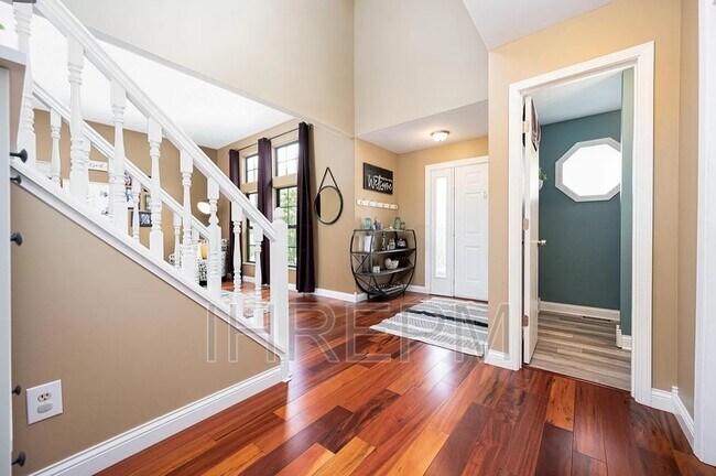 Foto del edificio - 5790 Clear Stream Way