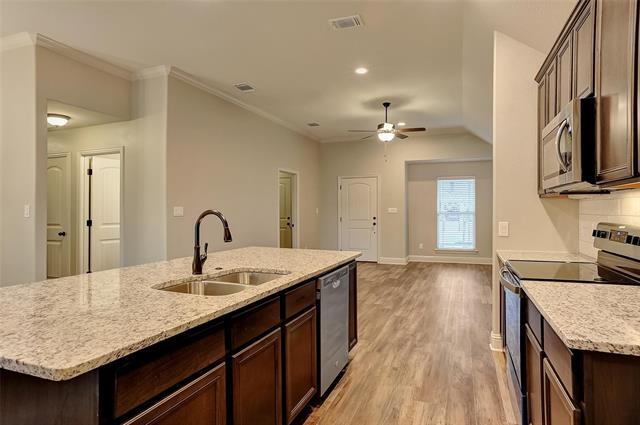 Building Photo - 1304 Saratoga Dr