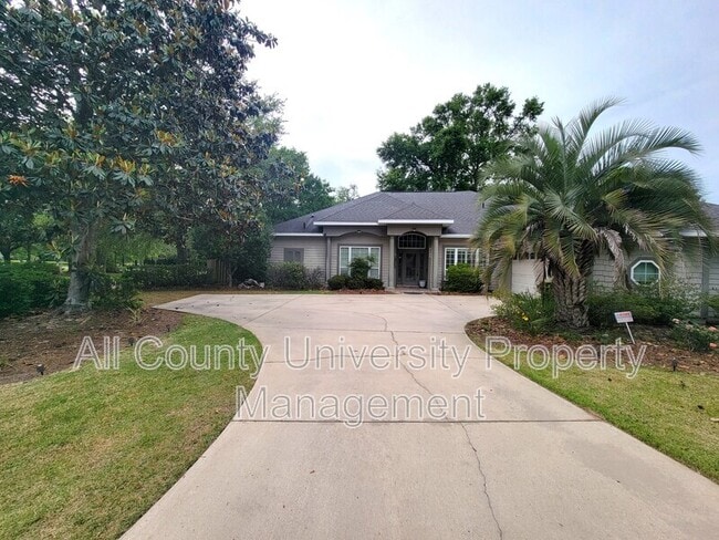 Building Photo - 8590 SW 10th Rd