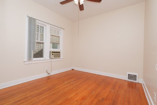 Foto del edificio - 1022 S Euclid Ave