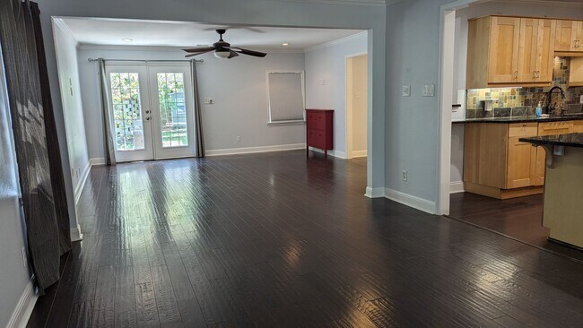 Building Photo - Elegant Home in Old Town Georgetown