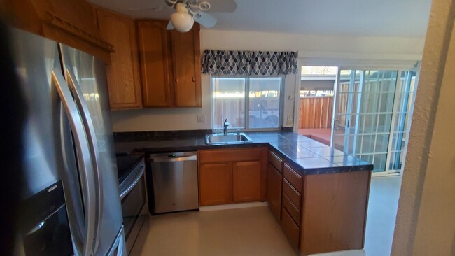 Foto del edificio - Best Townhome to rent in Blossom Valley, (...