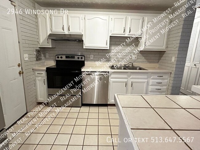 Building Photo - 2946 Windsong Dr