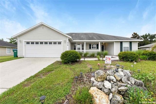 Foto principal - Beautiful 3/2 in Newberry Oaks