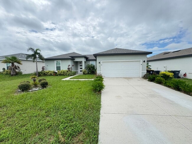 Foto del edificio - AWESOME 4BD/2BA in Beautiful POINCIANA!!!