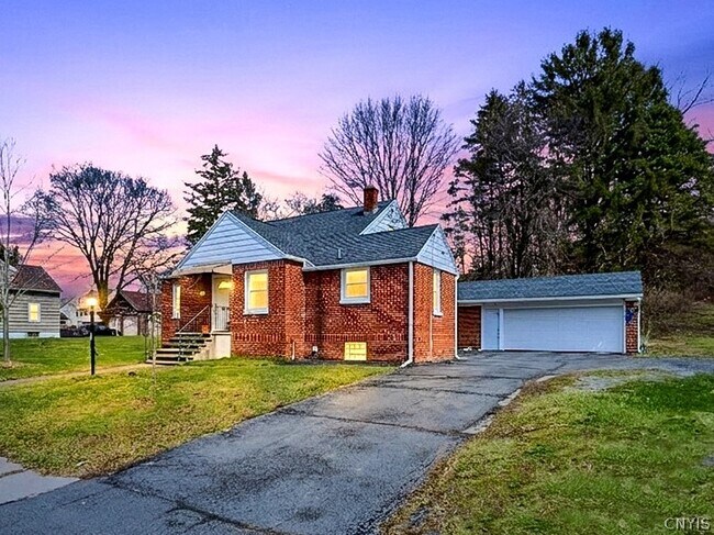 Foto del edificio - 429 Lionel Ave