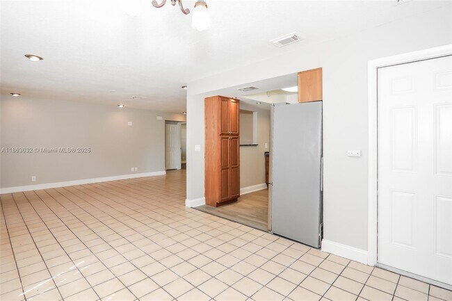 Building Photo - 3406 Ave Villandry