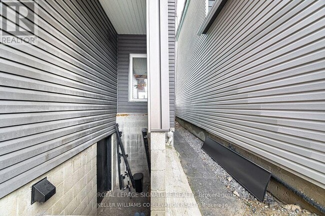 Building Photo - 310 Silverthorn Ave