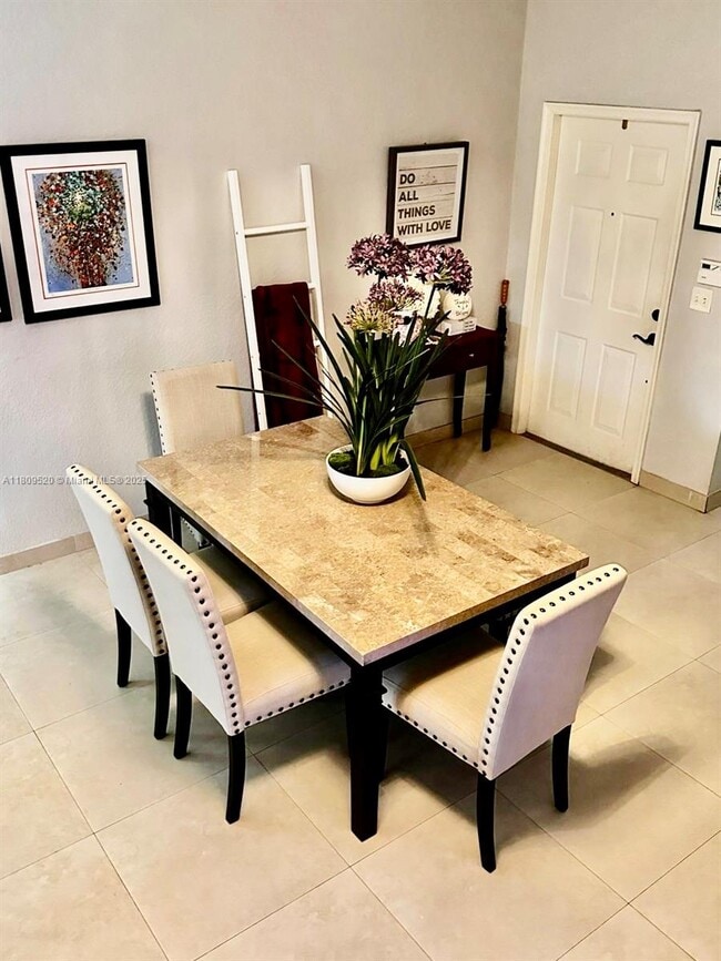 Foto del edificio - 4142 Forest Dr