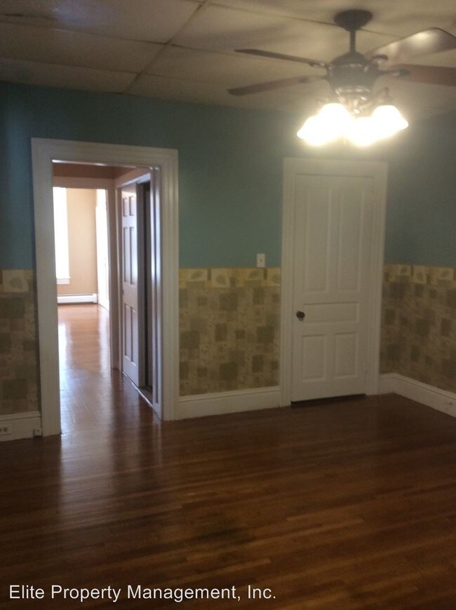 Foto del edificio - 1 br, 1 bath House - 527 W. Market St. Apt. 1