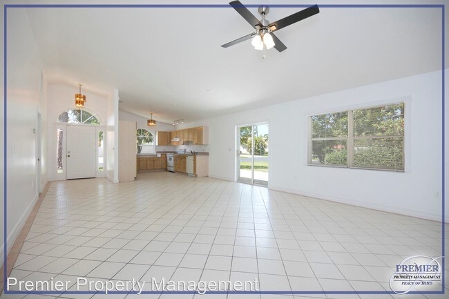 Foto del edificio - 2 br, 2 bath House - 11214 Coimbra Lane