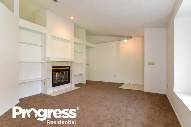 Foto del edificio - 1124 Blufield Ave