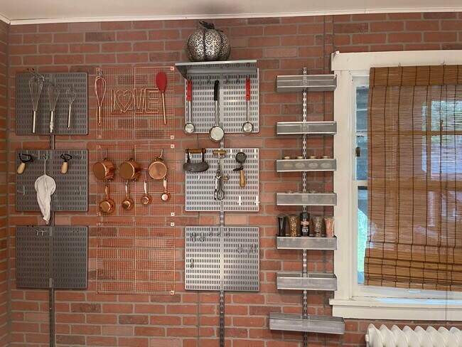 Kitchen - 565 Celeron St