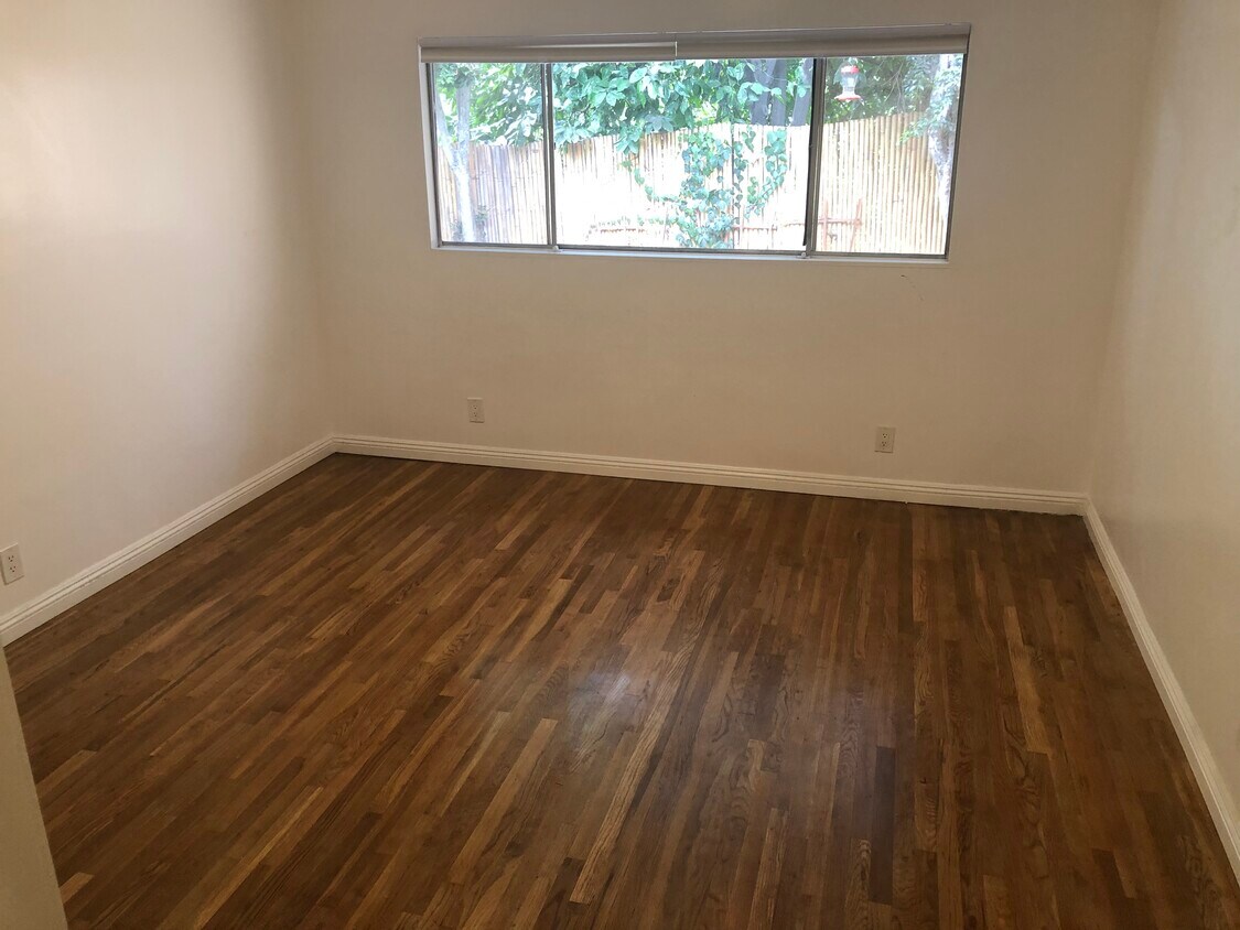 Primary Photo - 3378 S Centinela Ave