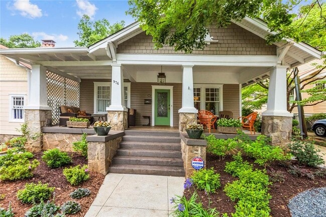 Building Photo - 976 Adair Ave NE