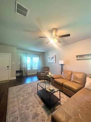 Foto del edificio - 5417 Goodman Ave