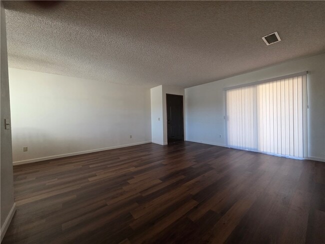 Foto del edificio - 1190 Ramar Rd