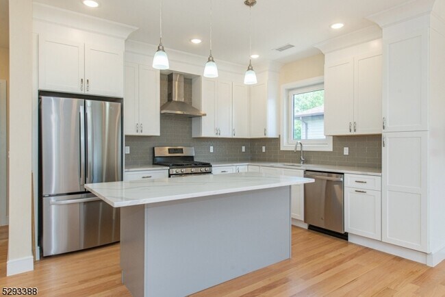 Foto del edificio - 33 Van Dyke St