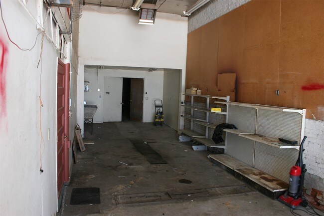 Building Photo - 136 E 8th St