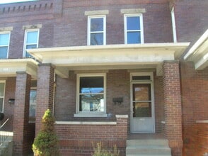 Building Photo - 611-611 N High St