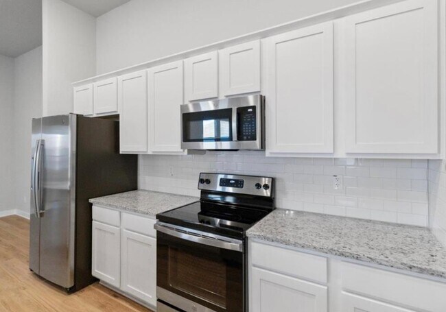 Building Photo - 735 Staglin St