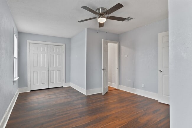Building Photo - 909 28th St