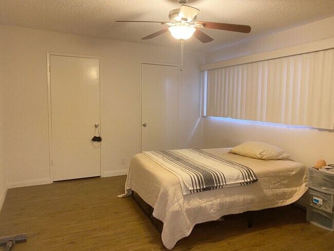 Building Photo - 5625 Kester Ave