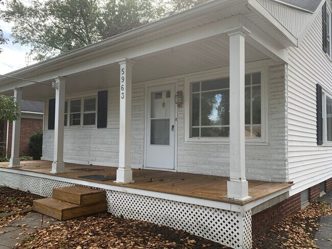 Building Photo - 4 bedroom Sylvania Home!