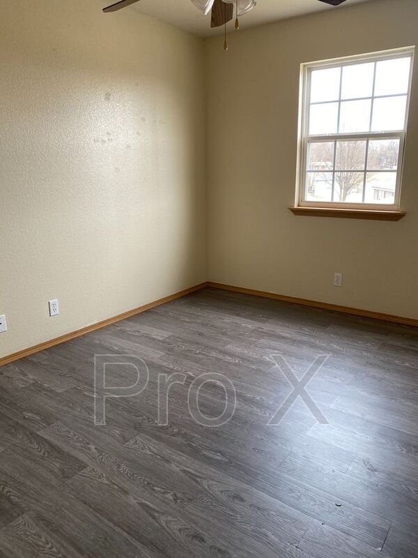 Building Photo - 4569 E Zora St