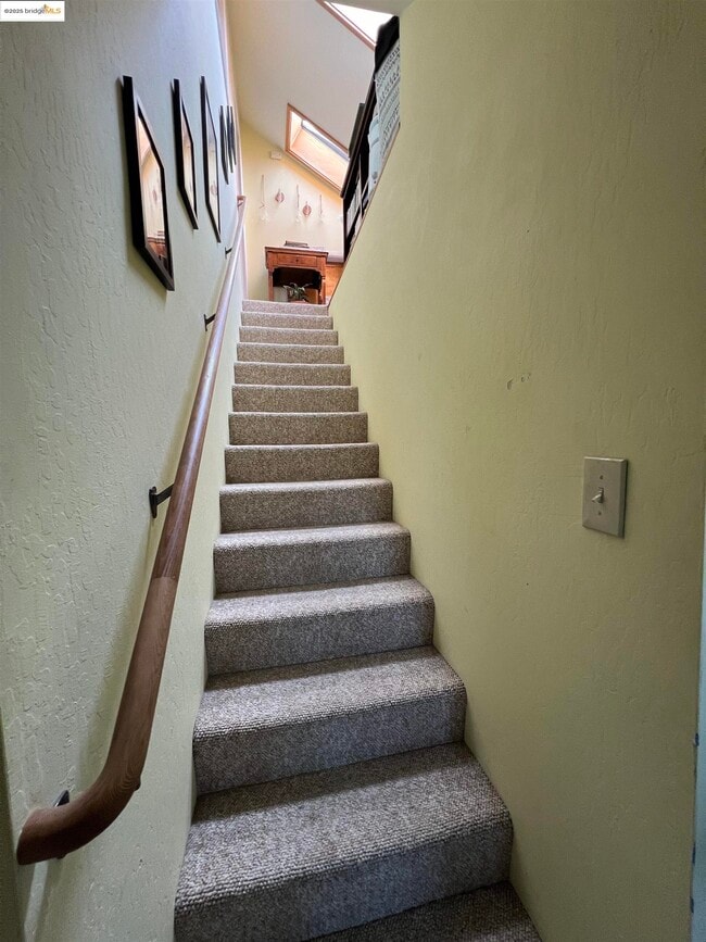 Building Photo - 900 Everett Ave