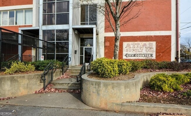 Building Photo - 505 Whitehall St SW