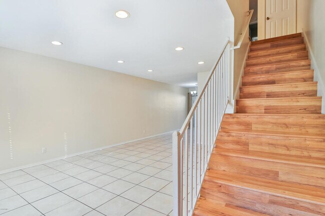 Building Photo - 5362 Lake Lindero Dr