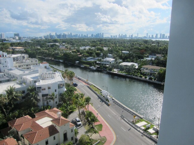 Building Photo - 3200 Collins Ave