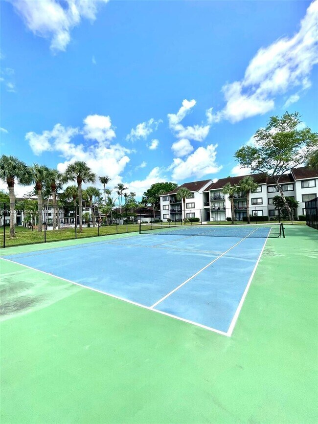 Foto del edificio - 9122 W Atlantic Blvd