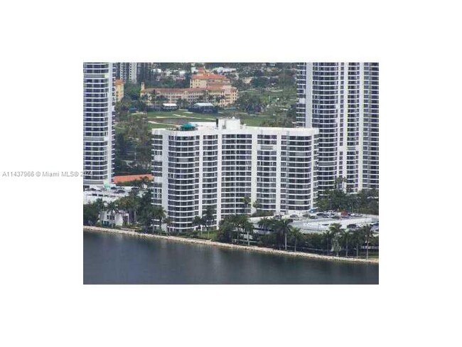 Foto del edificio - 3600 Mystic Pointe Dr