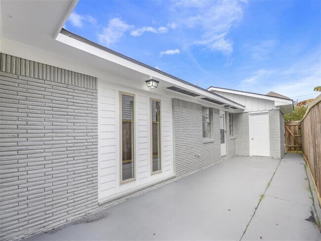 Building Photo - 1502 40th St