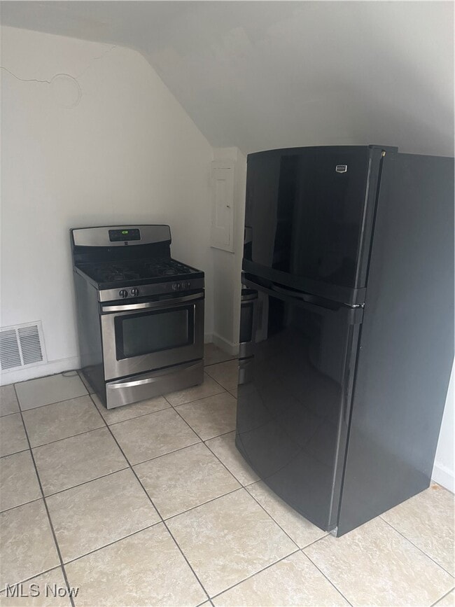 Building Photo - 622 Payne Ave