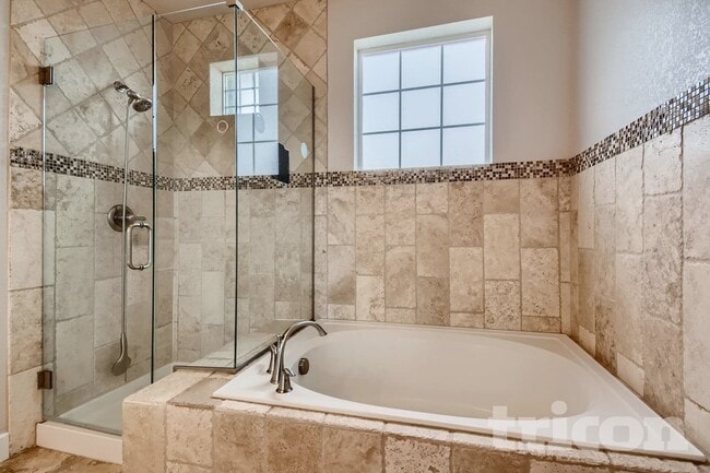 Building Photo - 9805 W Hinsdale Pl