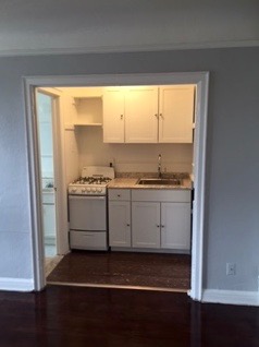 One Bedroom Kitchen - Bedford Apartments